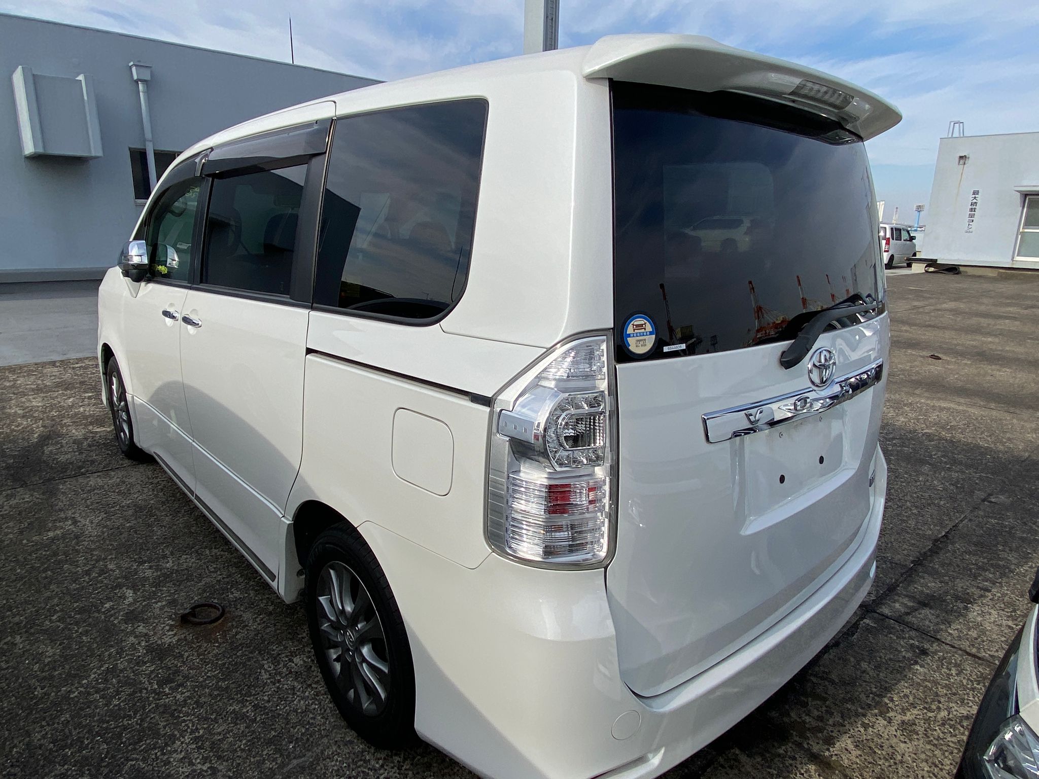 2013 TOYOTA VOXY